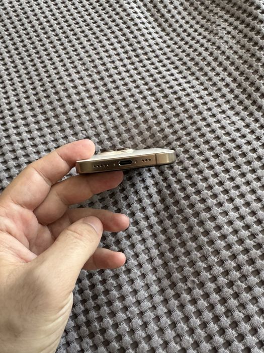 iPhone 16 Pro 512GB Золотой