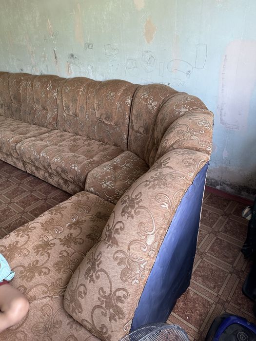 Срочно продам диван