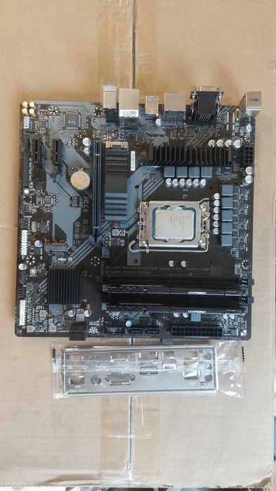 Kit I7 12700KF B760 32GB DDR4 la 3733 MHz