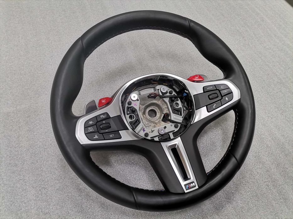 M Sport Черен Спортен Волан BMW X5M X6M M5 F90 M8 F91 F92 F93 F95 F96