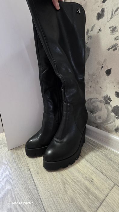 Женская обувь  39-40 размера