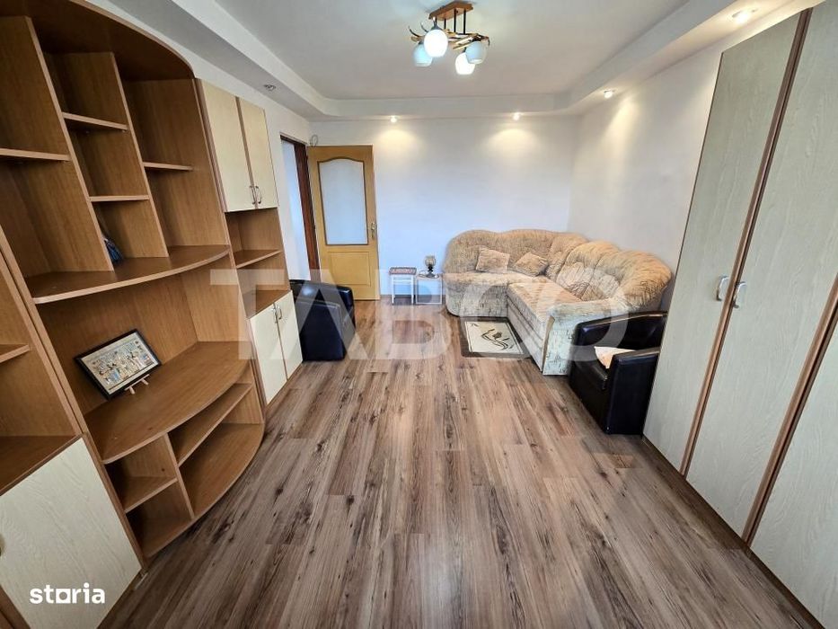 Apartament decomandat de vanzare 2 camere boxa pivnita Vasile Aaron