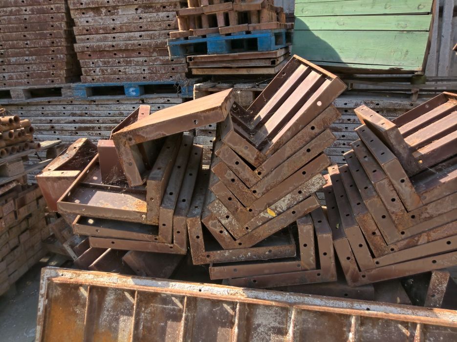 Продавам метален кофраж - универсал