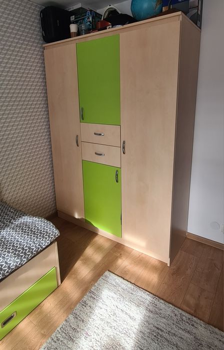 Mobila camera copii tineret (șifonier + comode)