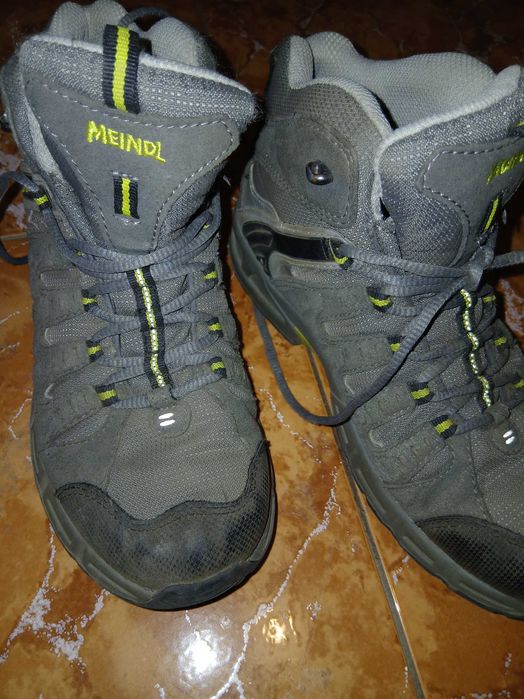 Туристически/Планински обувки 35 номер