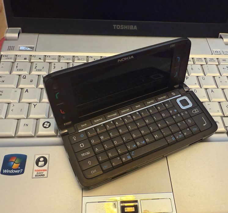 Telefon Nokia E90 Communicator RARITATE - colectie 9300 9500 9300i
