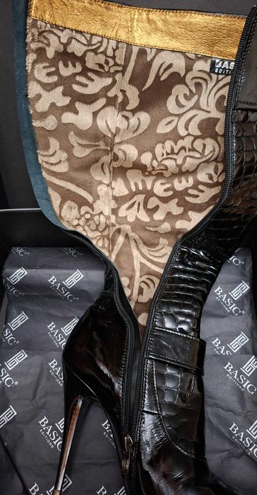 Cizme elegante din piele naturală lăcuită – Imprimeu Croco – Mărimea 37