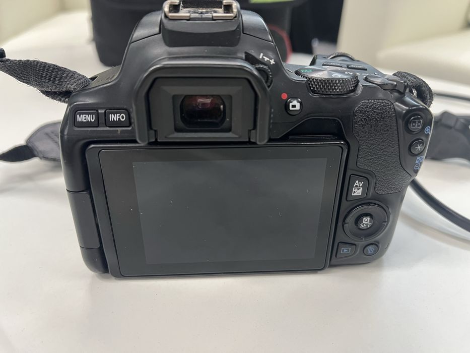 Фотоаппарат canon 250d