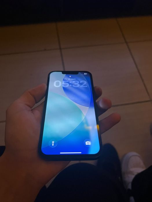iPhone 13 128 midnight