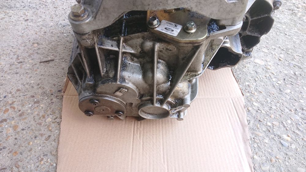 Ръчна 5 степенна скоростна кутия 2S4R 7002 AD, XS4R- 7F096 за форд фокус МК1 до 2004година.