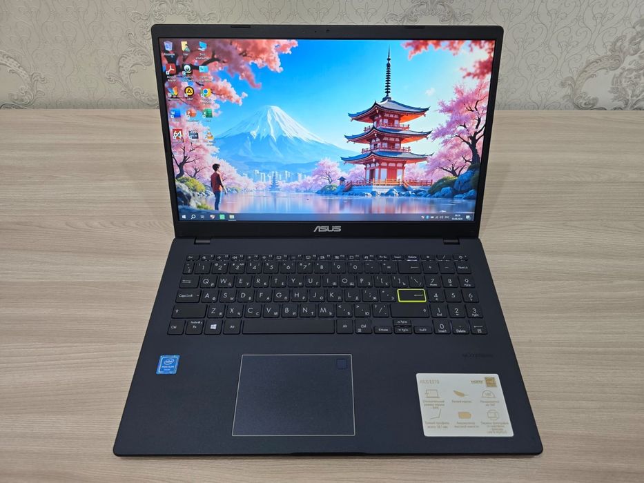 ASUS, 4-х ядер, RAM 8Gb, SSD 256Gb, Full HD IPS