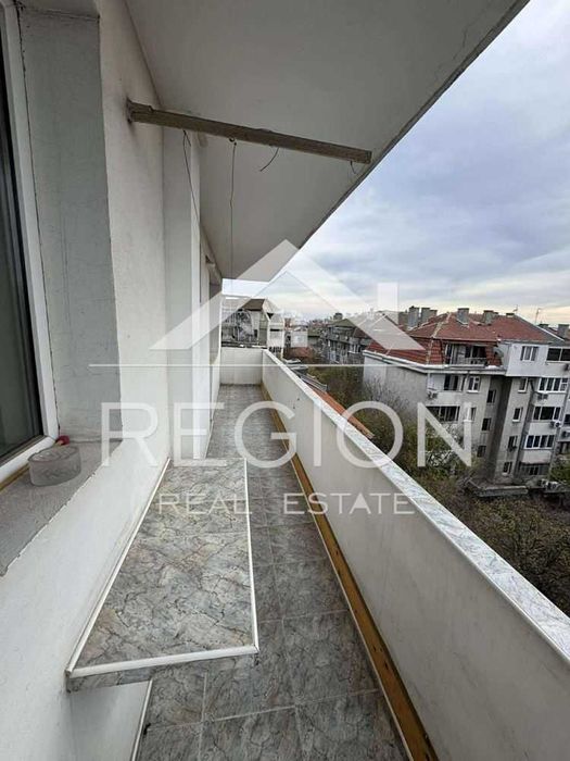 Дава се под наем Тристаен апартамент в Варна, Център - 130 кв.м за 800 € - Снимка #17