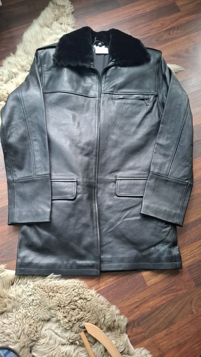 Шуба естествена кожа със сваляща се яка и подплата-мъжко. Дамско дълго