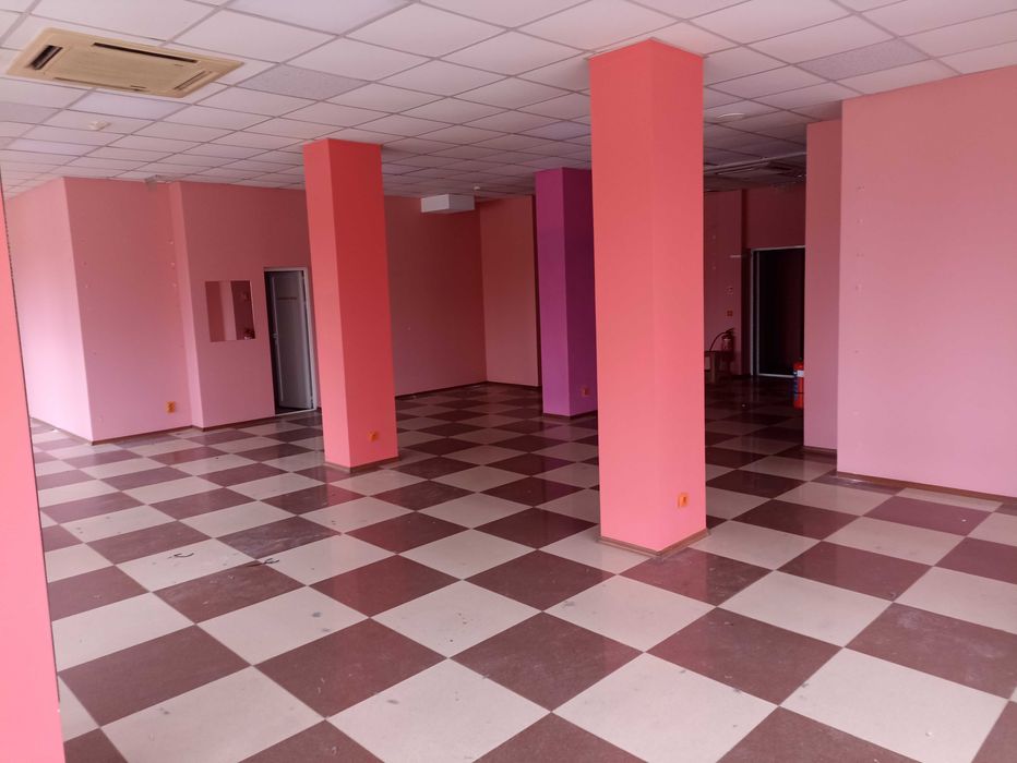 Дава се под наем Магазин в Силистра, в.з. Юг - 250 кв.м за 1020 € - Снимка #3