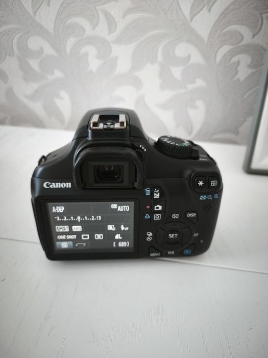 Canon 1100D, в отличном состоянии
