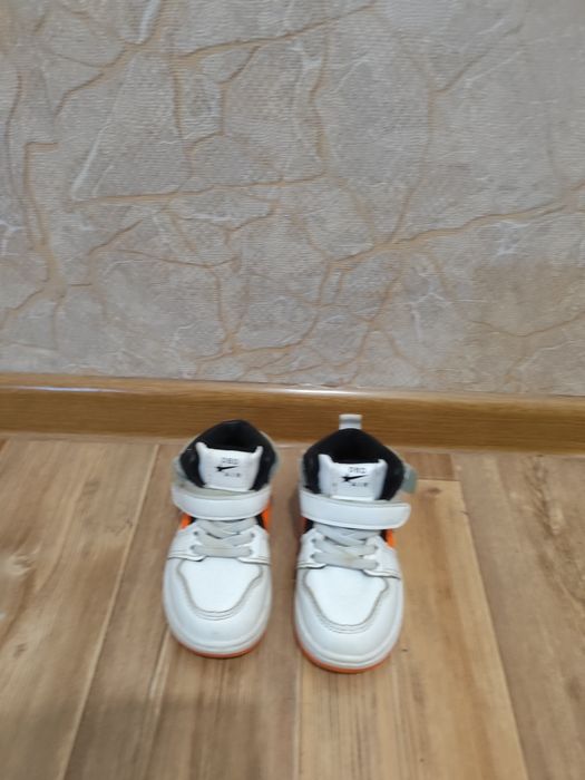 Кроссовки детские