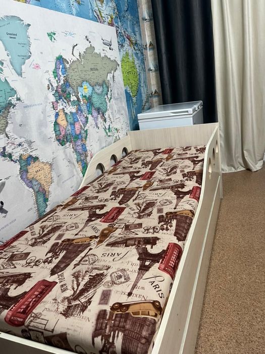 двухяросный кровать