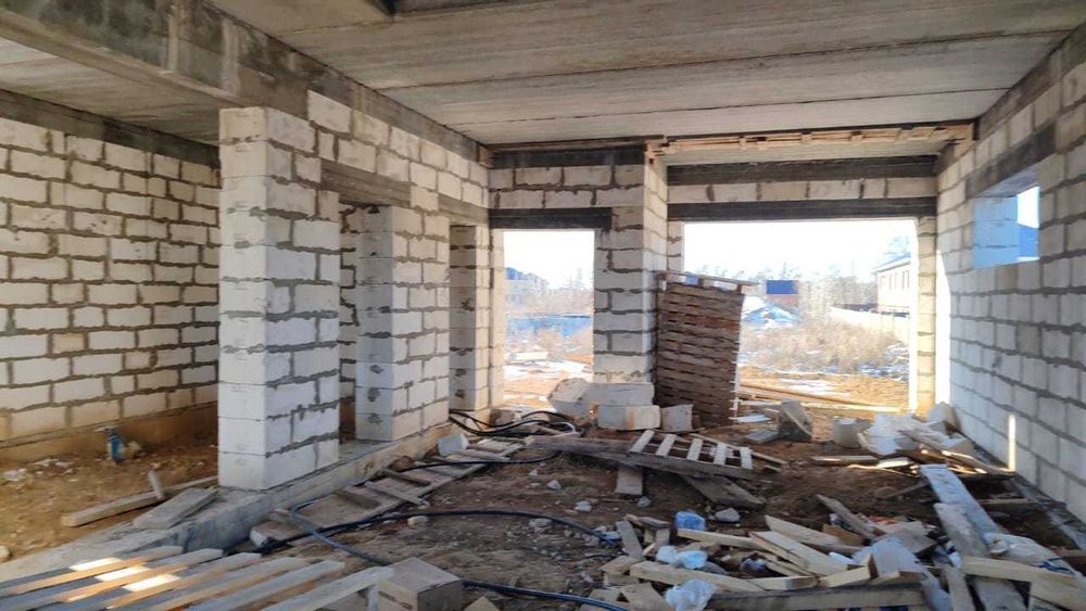 Продам участок с недостроенным домом в жероме