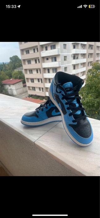 Jordan 1 Mid University Blue