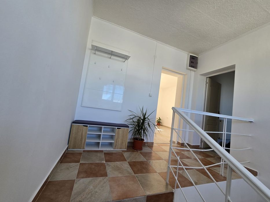 Apartament de inchiriat cu 3 camere renovat recent (prima inchiriere)