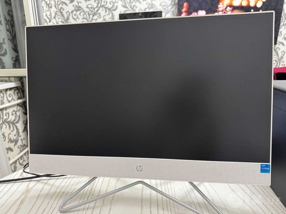 Моноблок HP 24", Core i3