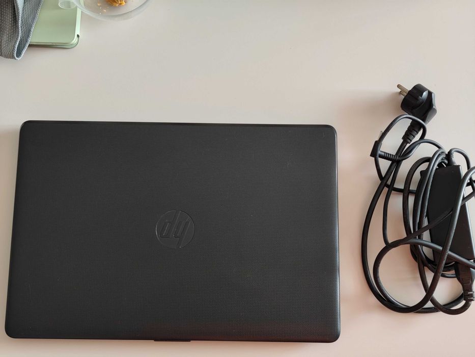 Laptop HP model BS012NG cu i7 ,480Gb stocare, 12Gb ram