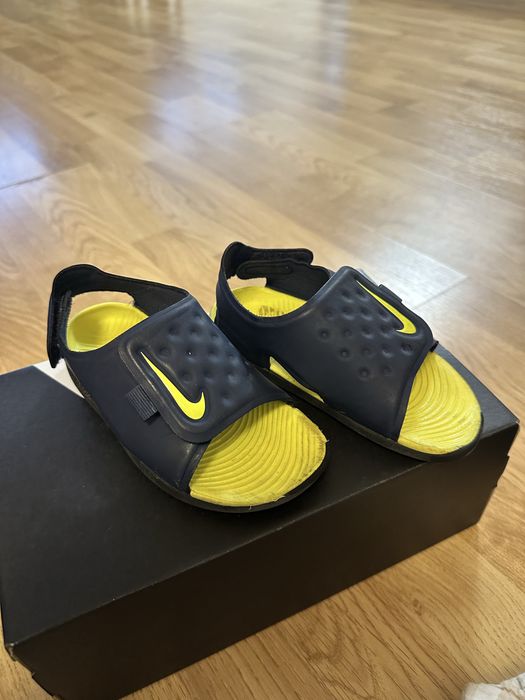 Сандали Nike 26 номер