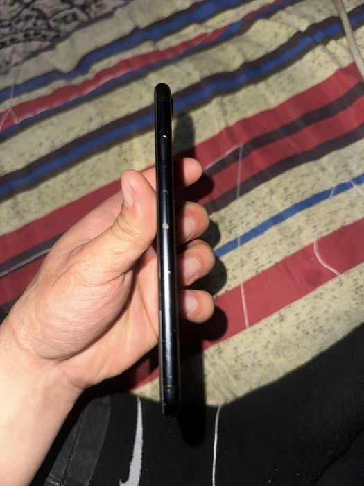 iPhone SE2020 память 128гб