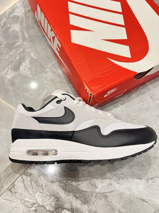 Продам кросовки  оригинал Nike Air max  1  новые