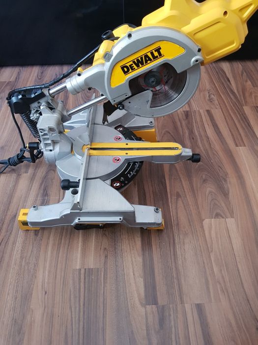 Circular  Dewalt DWS 777
