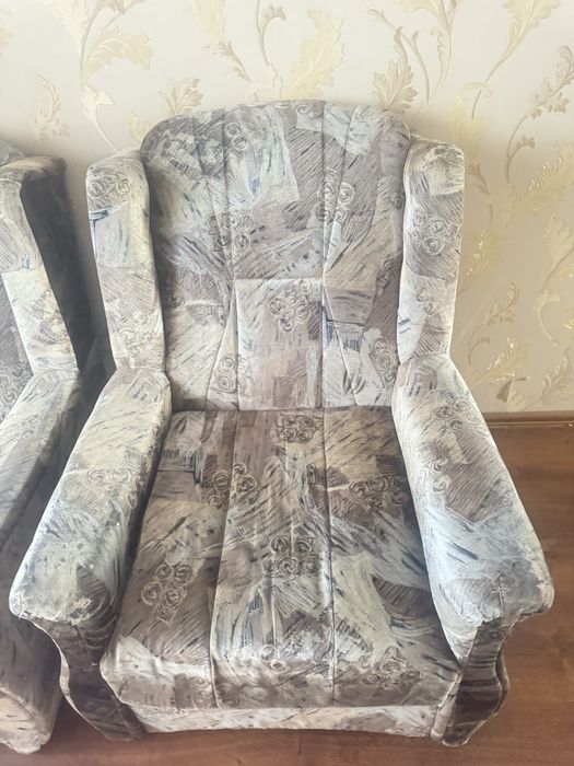 Кресло .Обе 20000 тенге