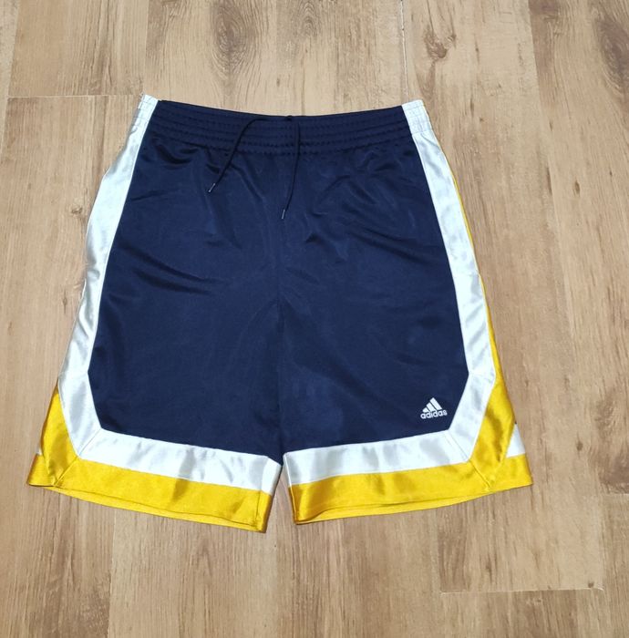 Pantaloni scurți Adidas mărimea S