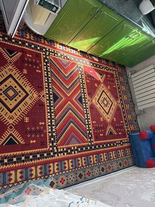 Продам ковер в хорошем состояний