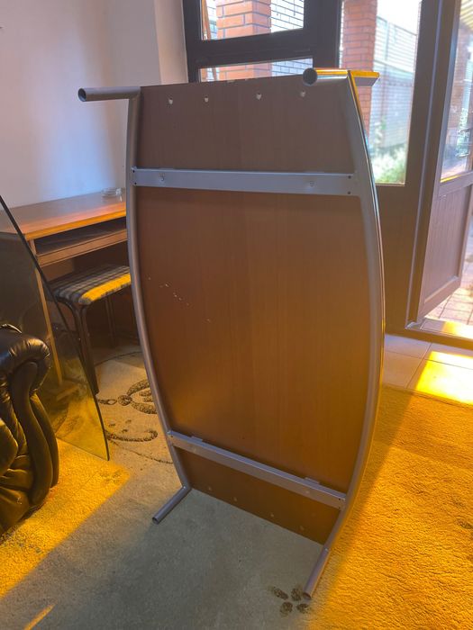 Стеклянный столик