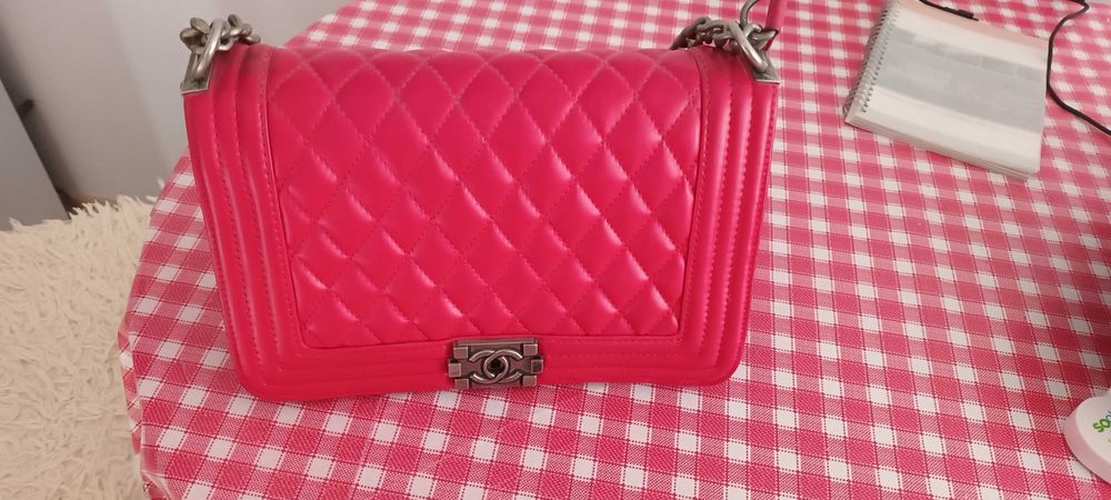 Продавам чанта тип Шанел