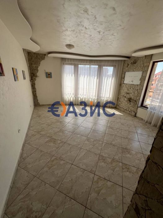 Продава се Двустаен апартамент в к.к. Слънчев бряг - 69 кв.м за 1290 €/кв.м - Снимка #2