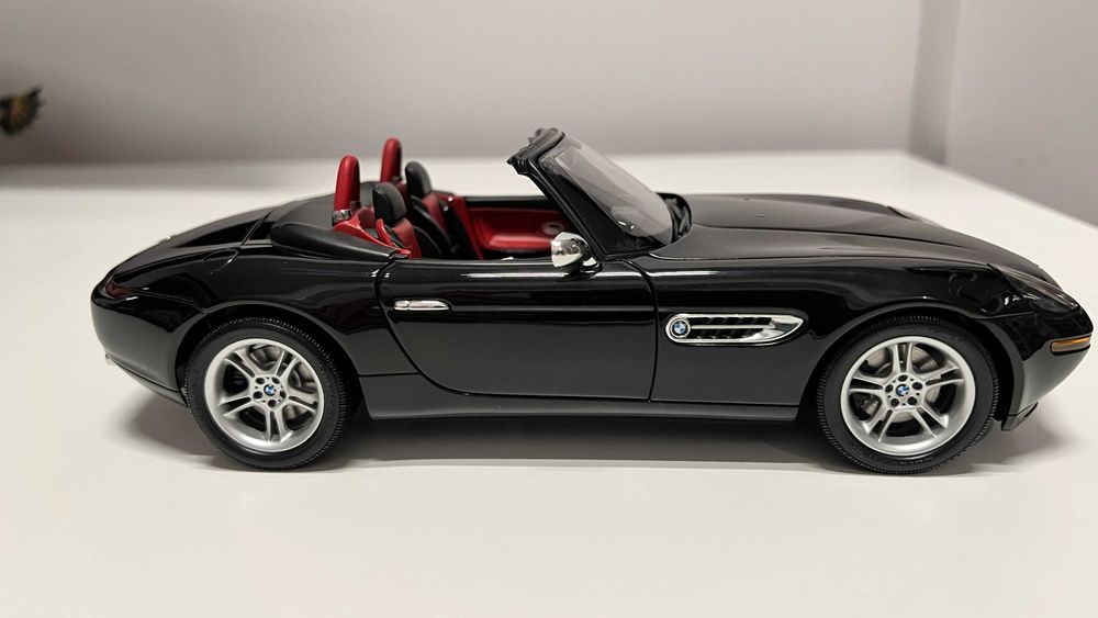 自動車 AUTOart  Z8 1/18 Macheta Autoart 1/18 - BMW Z8 Bucuresti Sectorul 1 • OLX.ro