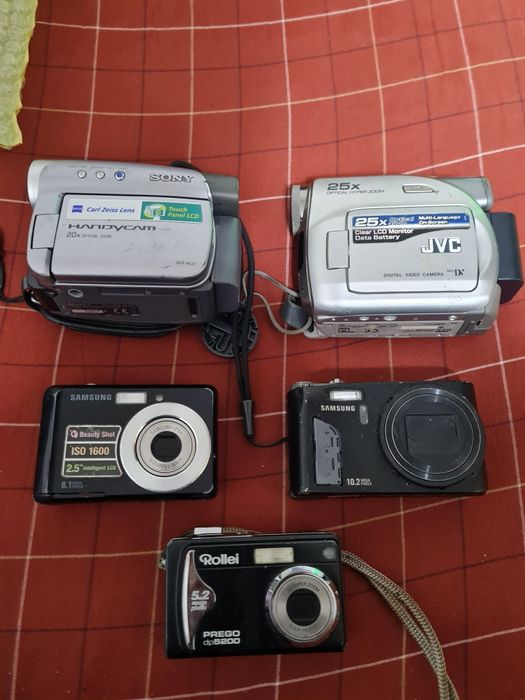 Vînd urgent camere video foto