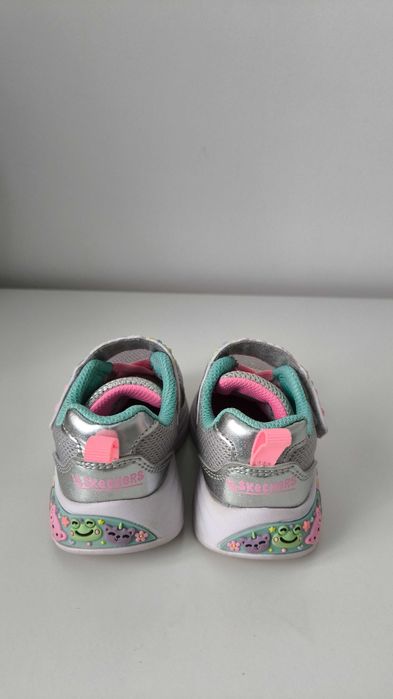 Adidași Skechers 22