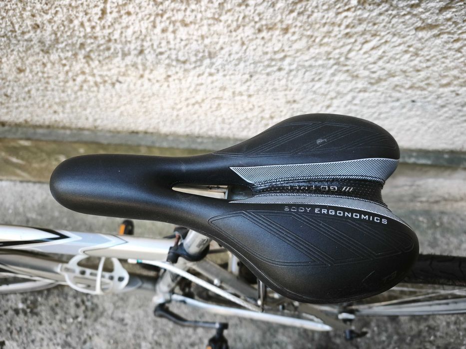 Bicicletă Touring, cadru aluminiu, 28"