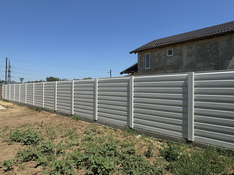 Gard din tabla cutata Viking, model T35 fatada, vopsita electrostatic.