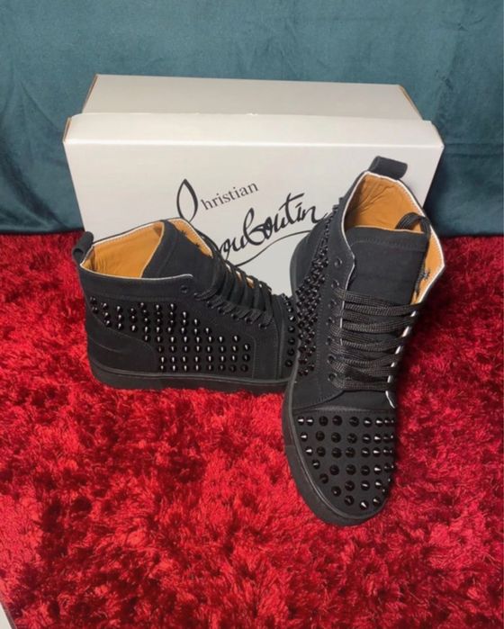 Black Louboutin size 41-42
