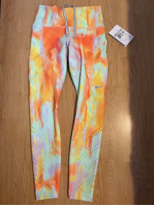 Клинове Nike Epic Luxe XS, Yoga S черен