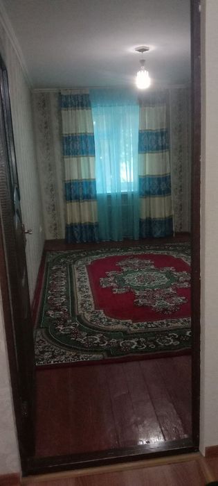 Чирчик Хакимят олдида 2 хонали квартира сотилади Срочно