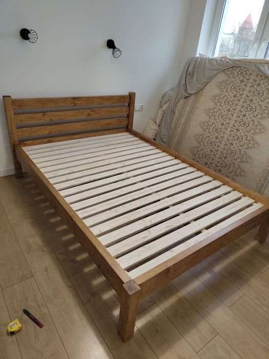 Кровать спальня из массива