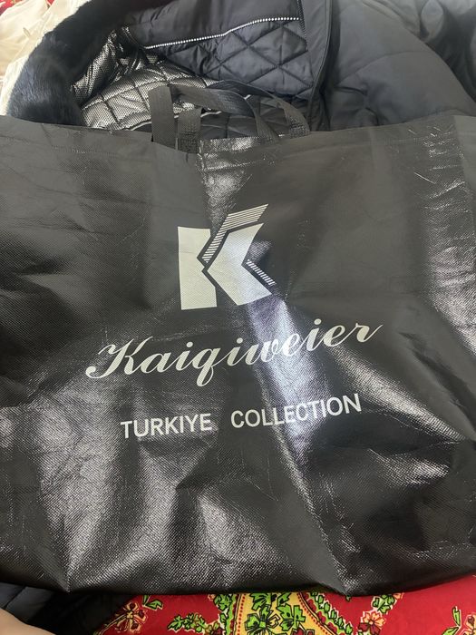 Продам куртку новую