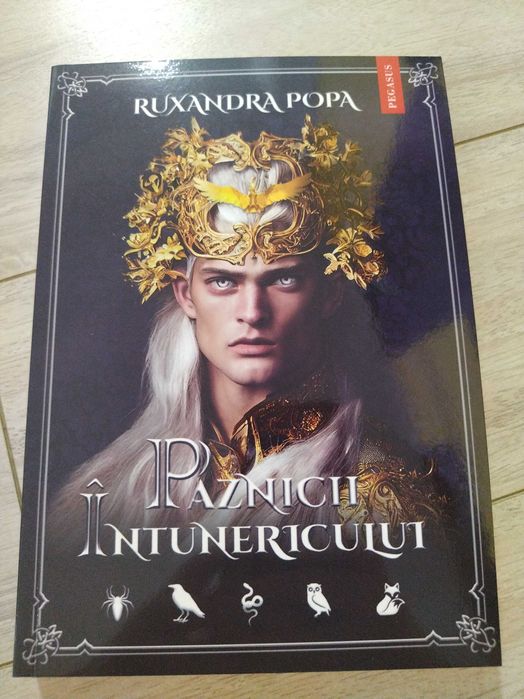 De vanzare 2 carti Paznicul Intunericului si Gallant-Conacul bantuit