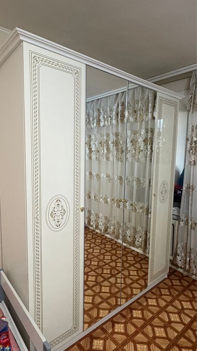 Продам Шкаф Комод и 2тумбы