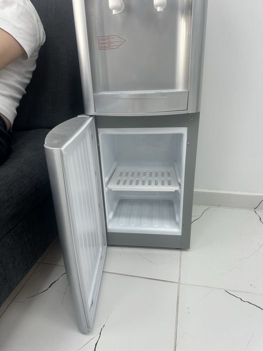 Диспенсер за вода