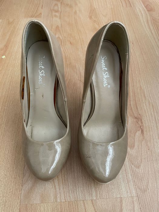 Дамски обувки на токчета